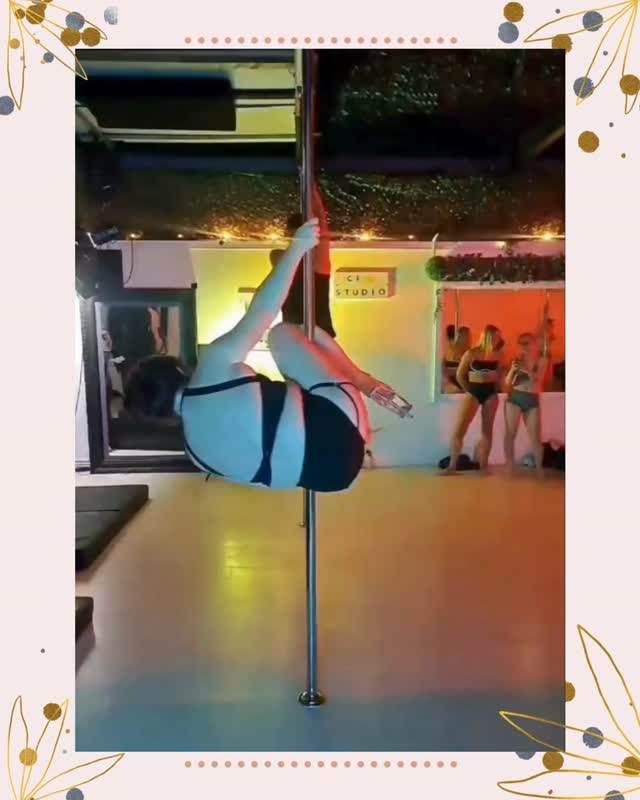 Come and join classes at our city centre venue this evening! 🥳✨️

We've split our pole classes into two levels:
6pm- intermediate/ advanced 

7:10pm- beginner/ improver 

Don't miss out on our NEW Heels Tricks Technique class at 8:15 🔥🔥🔥