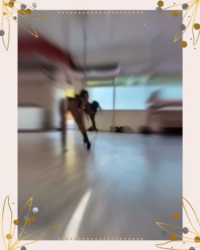 Some highlights from our recent studio pole jam 😍💚

Thank you to all of our incredible student performers 💕 it was so special watching all of you share your talent with us 🥰🥰🥰

& thank you to everyone who came to support for being part of such a loving and wholesome community 🥹🥹